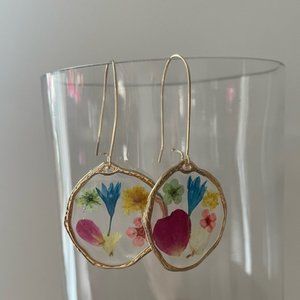 “Free people” Real flowers 🌸 handmade Earrings
